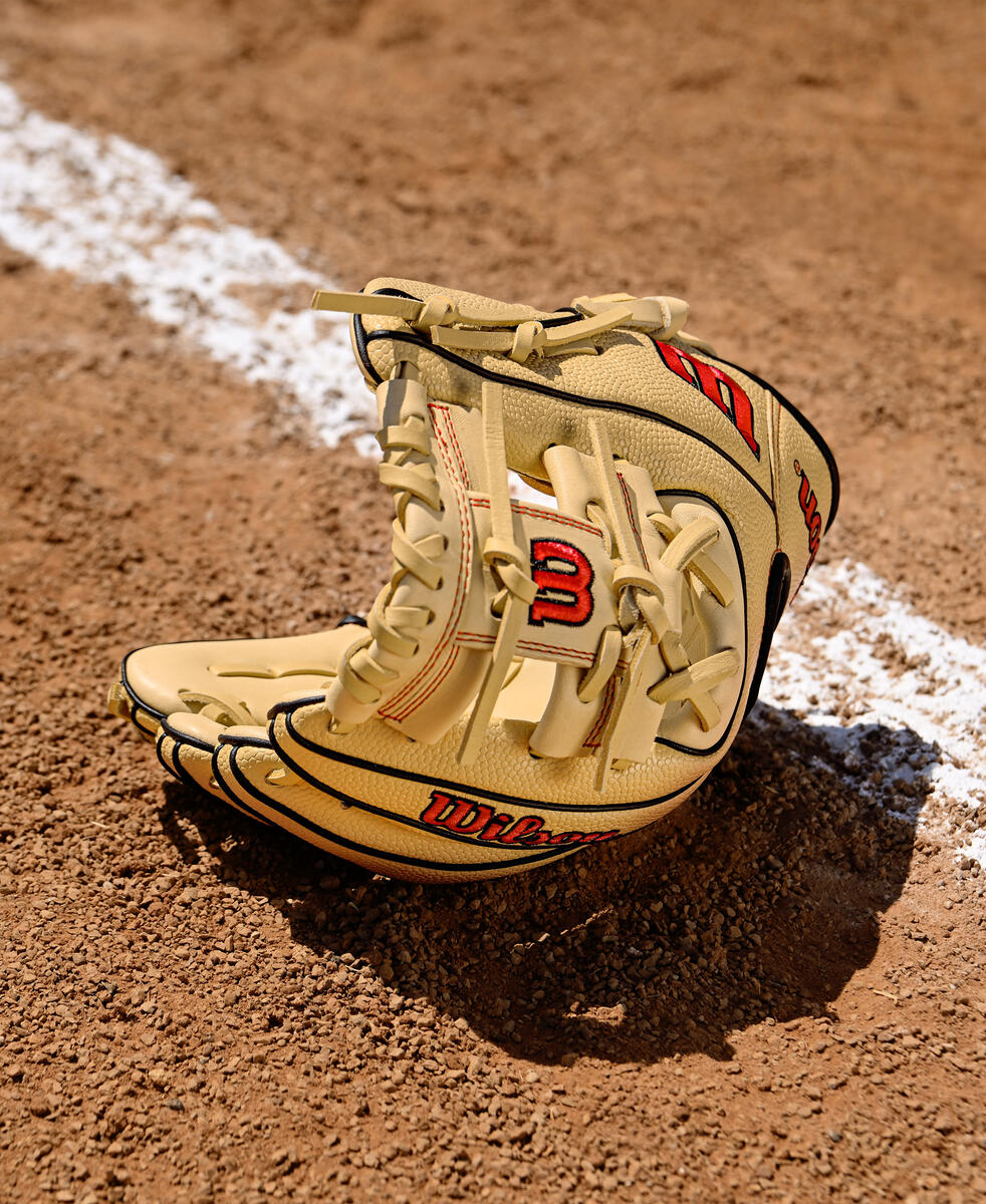 25 1609 2025 Youth Glove Campaign WBW103955 PDP 2