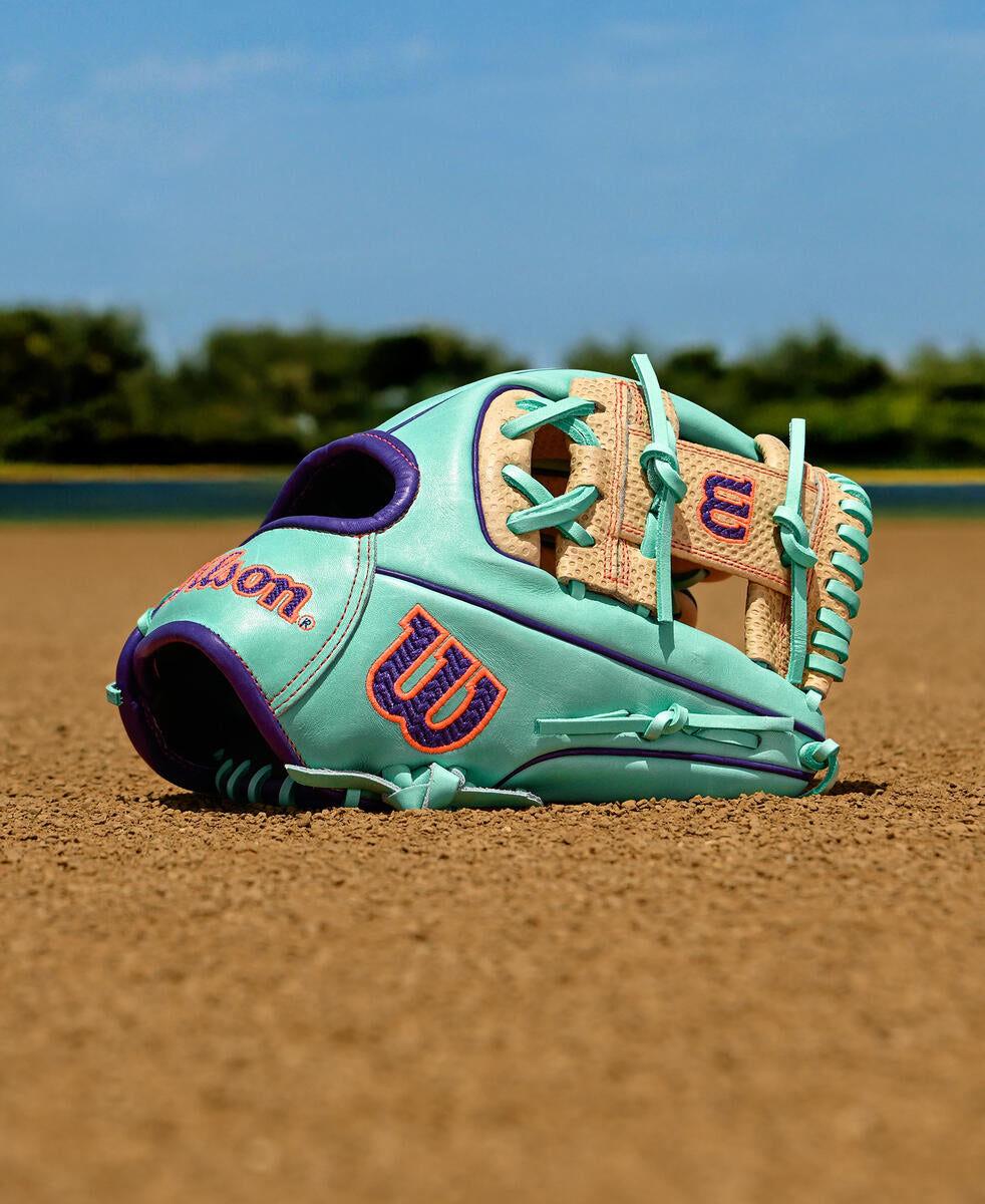 25 1801 2025 Winter A2K A2000 Pro Stock Glove WBW103937 PDP 2