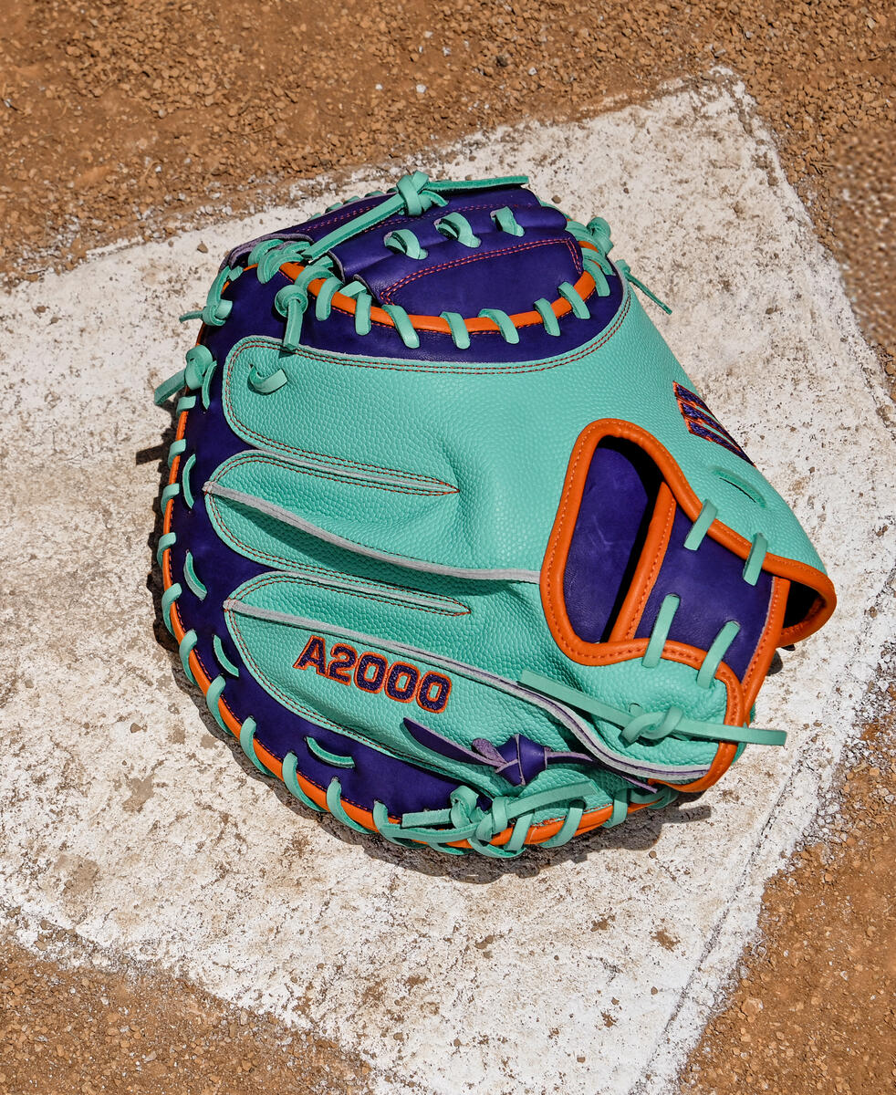 25 1801 2025 Winter A2K A2000 Pro Stock Glove WBW103942 PDP 2