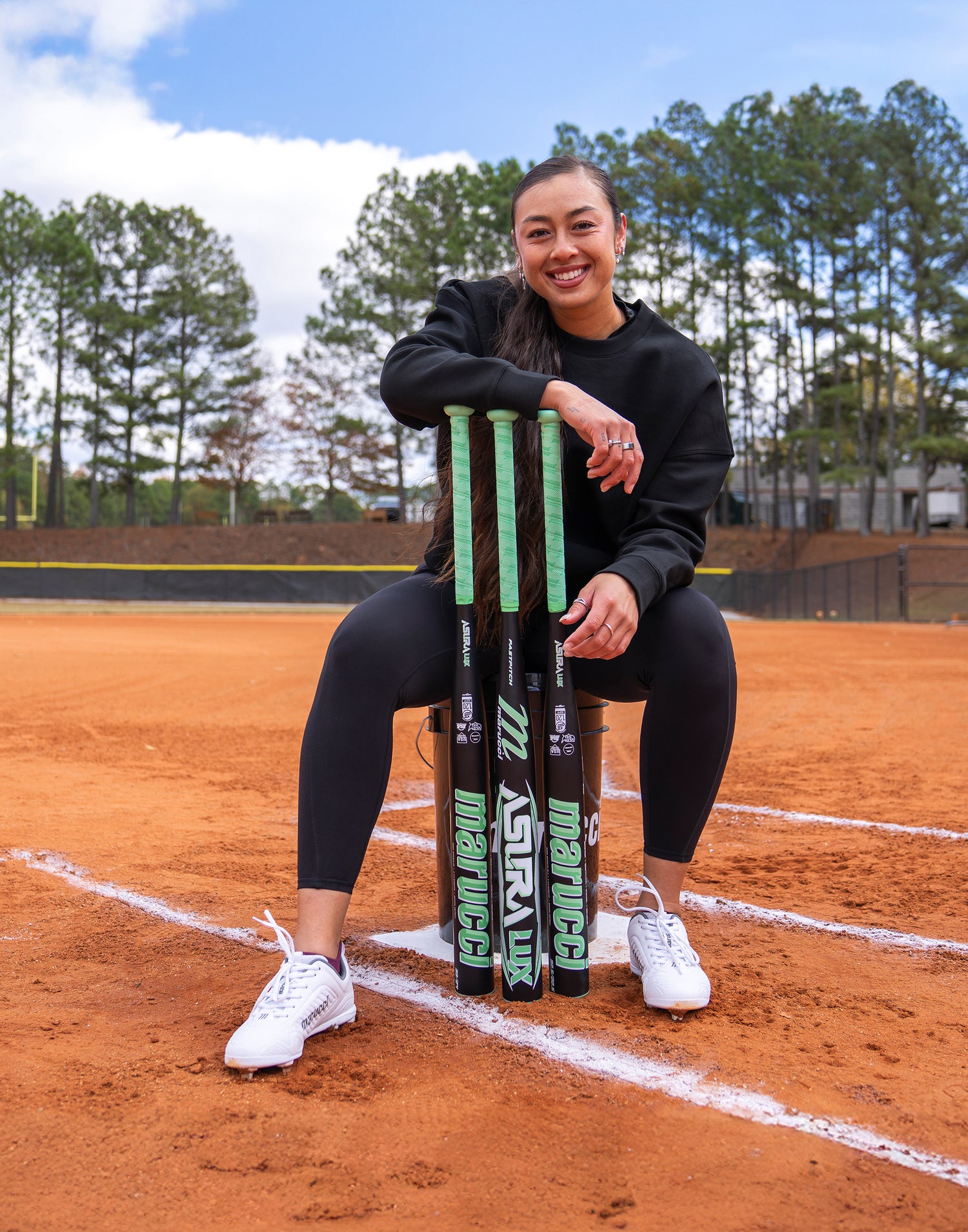 marucci-asura-lux-fastpitch-softball-bat-mfpasl11-black-mint-one-piece-composite-player-with-bats