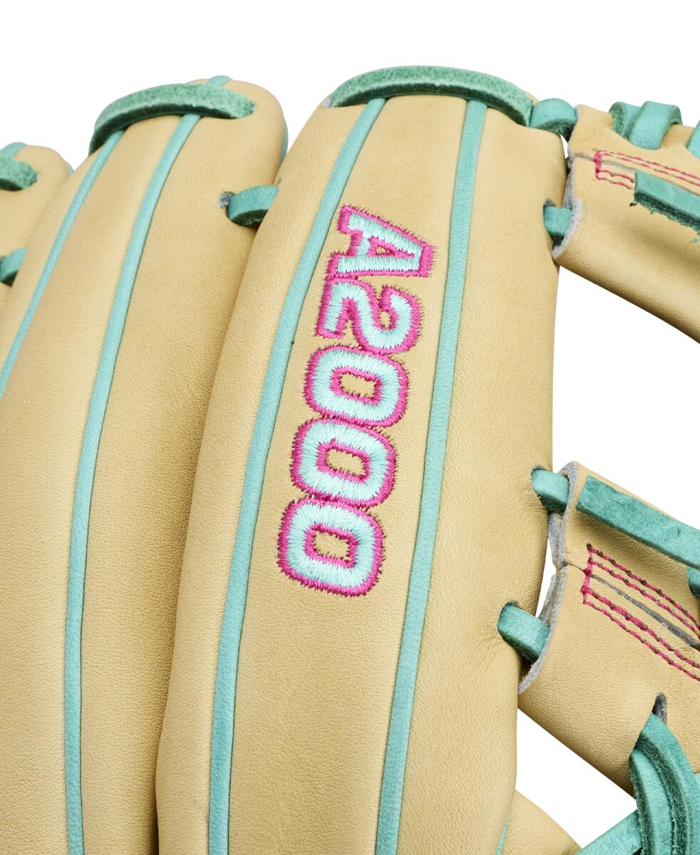 WBG05701RT 5 A2000 1975 ANNUAL 27 115 BLONDE SEAFOAM FLAMINGO
