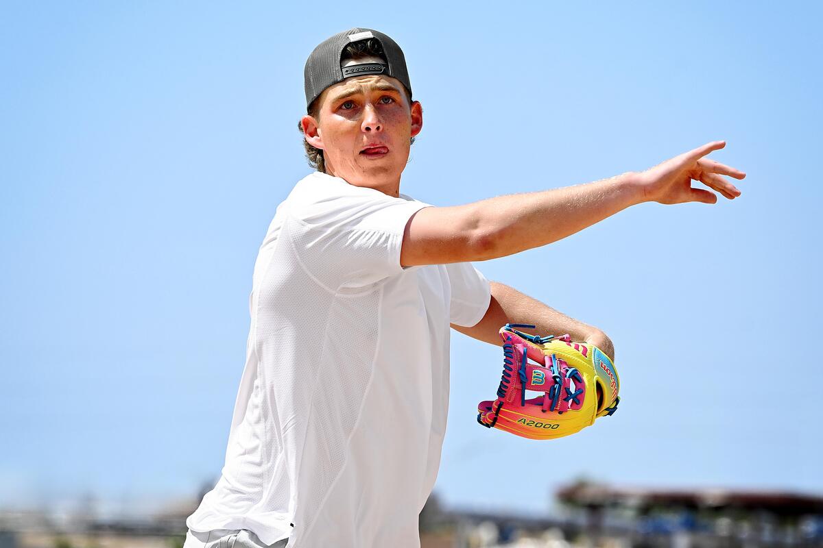 WBW103492 2025BB EvoShield FL JG DSC 6895 RT