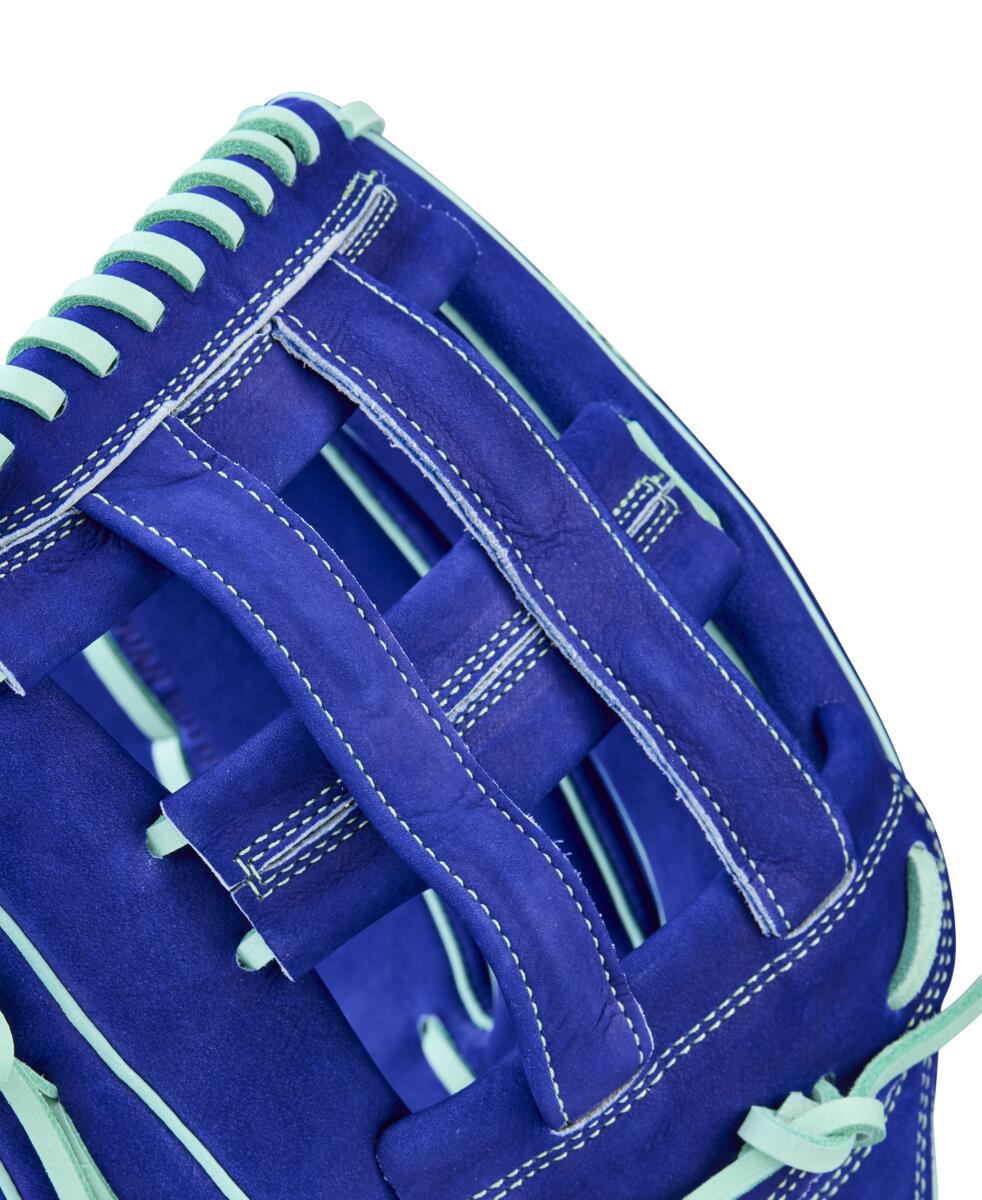 WBW103954 4 2025 WINTER A2K JUAN SOTO GM LHT 1275 BlueberryC Seafoam