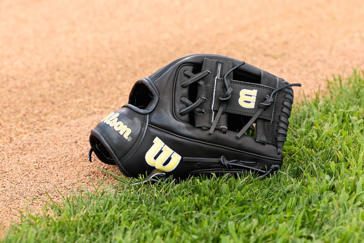 WBW104105 2026BB Wilson Grayslake Location Shoot DM175