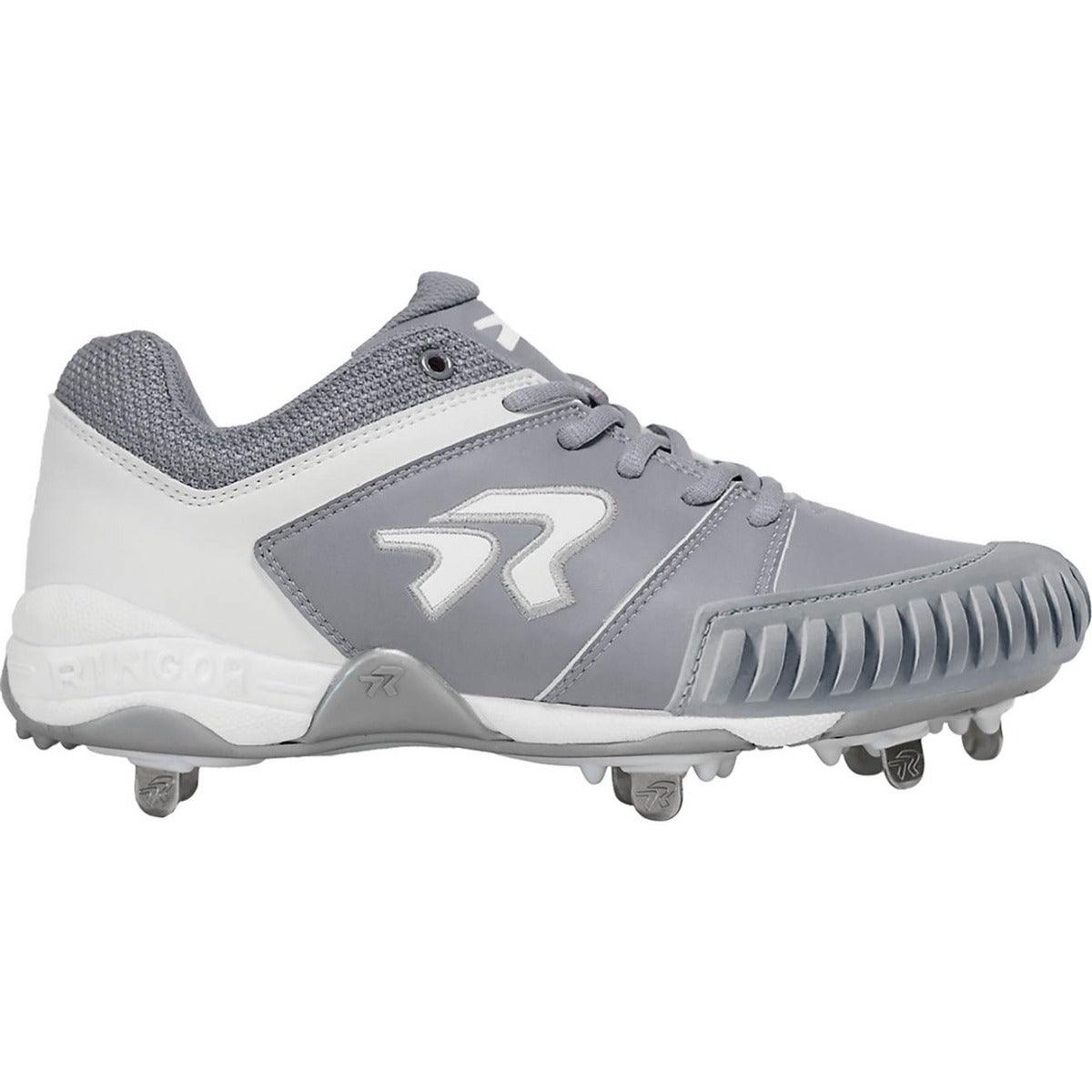 Softball cleats with pitching fashion toe