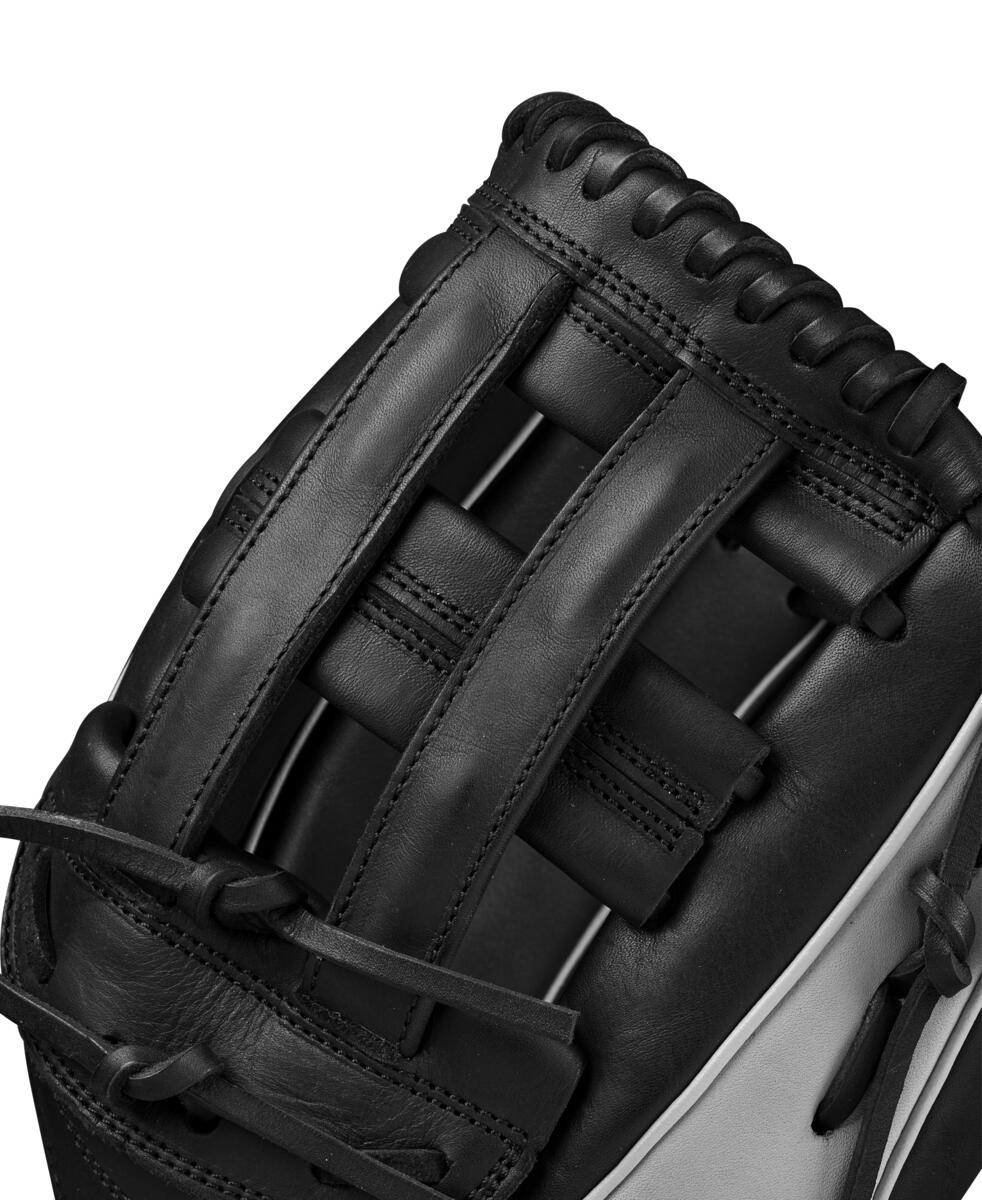 Wilson A1000 12 1/2" 1750 Outfielder's Baseball Glove WBW102585125 - SPC